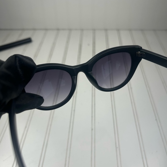 French Connection Black Y2K Rectangle Sunglasses - Picture 7 of 7